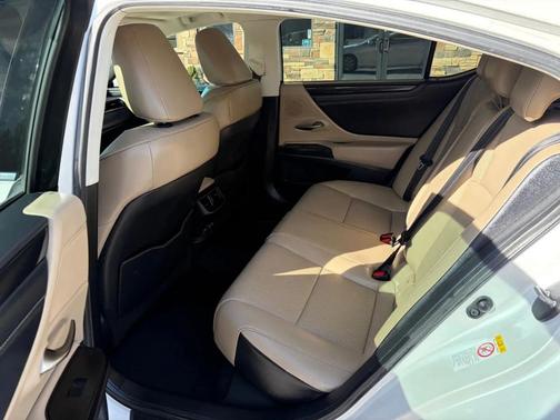 2019 Lexus ES 350 Base