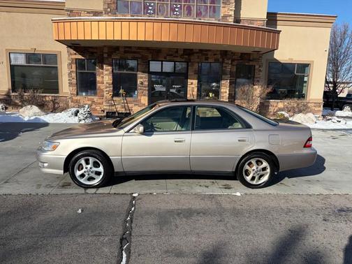 2000 Lexus ES 300 Base