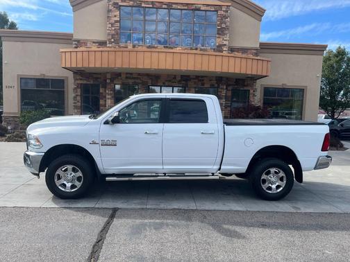 2017 RAM 2500 Big Horn Crew Cab 4x4 6'4' Box