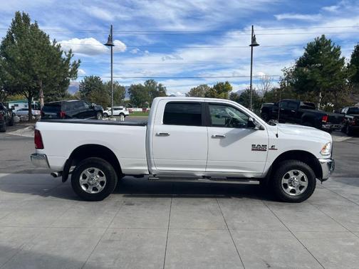 2017 RAM 2500 Big Horn Crew Cab 4x4 6'4' Box