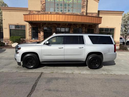 Silver 2017 Chevrolet Suburban LT