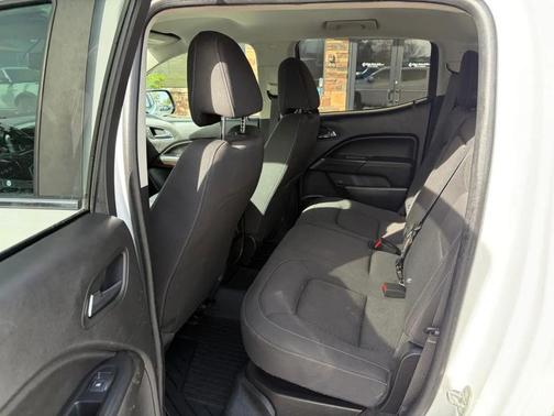 White 2018 GMC Canyon SLE