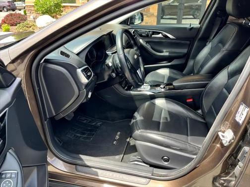 2018 INFINITI QX30 Luxury