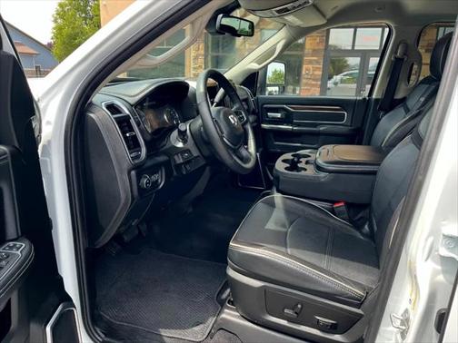 2024 RAM 2500 Laramie Crew Cab 4x4 6'4' Box