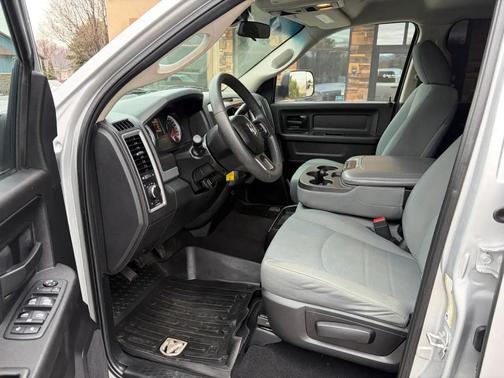 2018 RAM 2500 Tradesman Crew Cab 4x4 8' Box