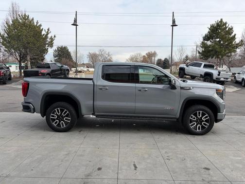 2025 GMC Sierra 1500 AT4