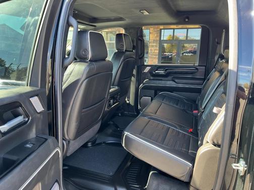 2025 GMC Sierra 2500 AT4