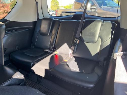 2016 INFINITI QX80 Base