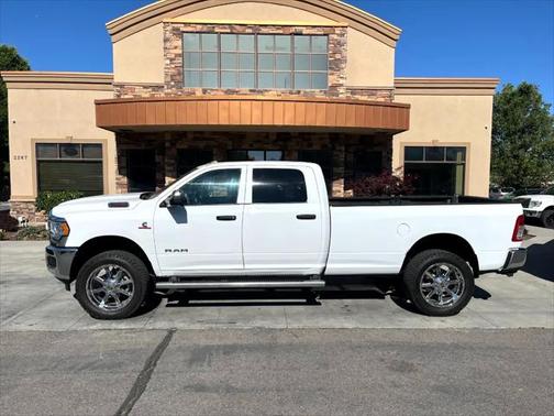 2022 RAM 2500 Tradesman Crew Cab 4x4 8' Box