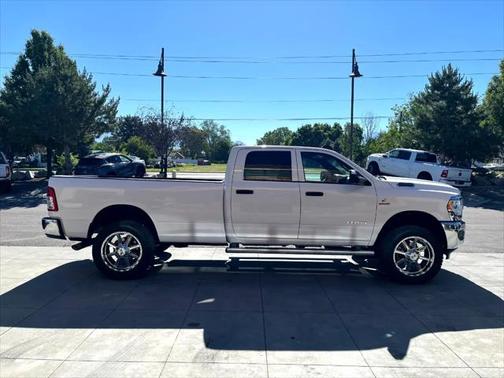 2022 RAM 2500 Tradesman Crew Cab 4x4 8' Box