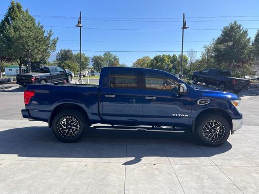 2017 Nissan Titan SV