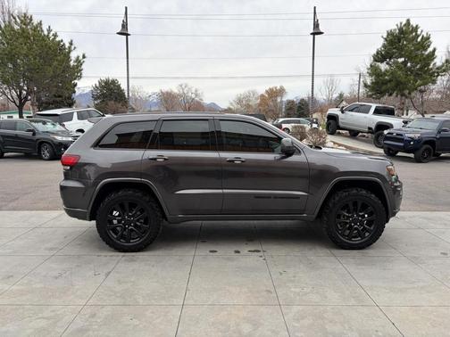 2017 Jeep Grand Cherokee Altitude