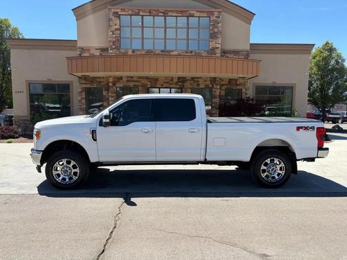 White 2019 Ford F-350 Lariat