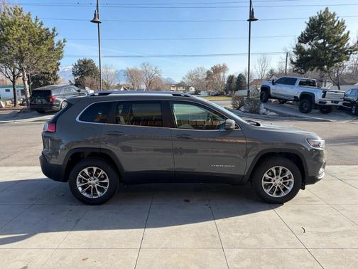 2021 Jeep Cherokee Latitude Lux