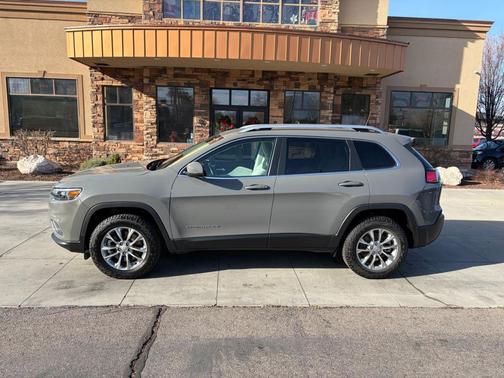 2021 Jeep Cherokee Latitude Lux