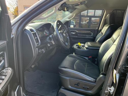 2024 RAM 2500 Laramie Crew Cab 4x4 6'4' Box