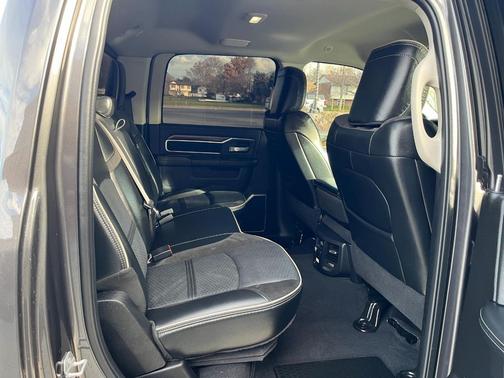 2024 RAM 2500 Laramie Crew Cab 4x4 6'4' Box