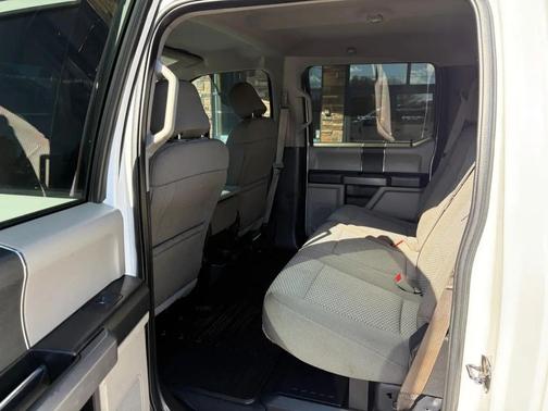 White 2018 Ford F-250 XLT