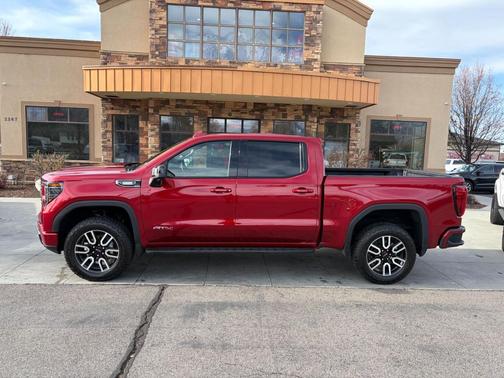 2025 GMC Sierra 1500 AT4