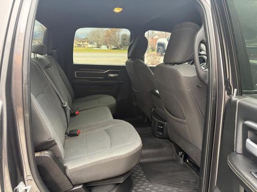 2022 RAM 3500 Big Horn Crew Cab 4x4 8' Box