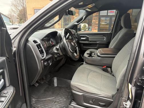 2022 RAM 3500 Big Horn Crew Cab 4x4 8' Box