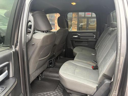 2022 RAM 3500 Big Horn Crew Cab 4x4 8' Box