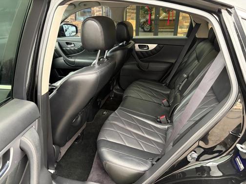 2011 INFINITI FX35 Base