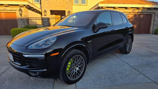 Black 2017 Porsche Cayenne Cayenne S E-Hybrid Platinum Edition