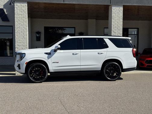 2023 GMC Yukon 4WD AT4
