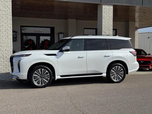 2025 INFINITI QX80 SENSORY AWD