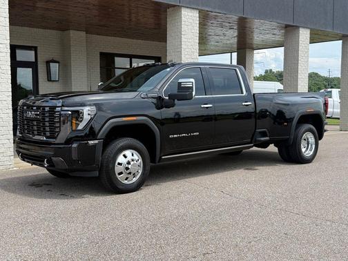 Onyx Black 2024 GMC Sierra 3500 Denali