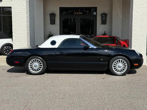 2004 Ford Thunderbird Base