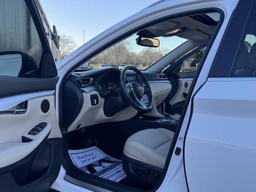 2021 INFINITI QX50 LUXE