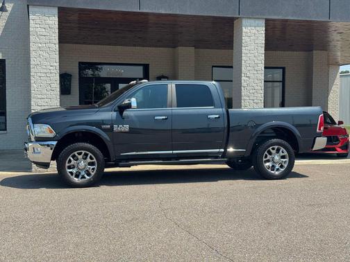 2018 RAM 2500 Limited Crew Cab 4x4 6'4' Box