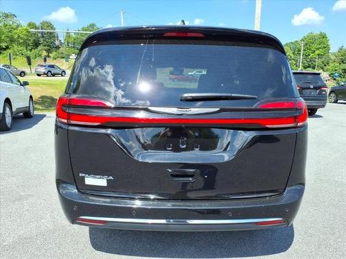 Black 2025 Chrysler Pacifica SELECT