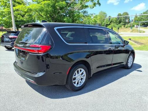 Black 2025 Chrysler Pacifica SELECT