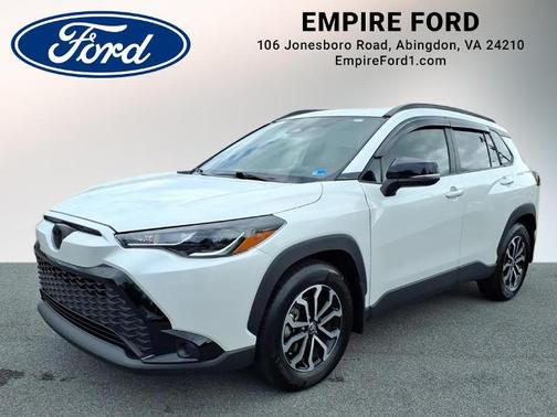 White 2025 Toyota Corolla Cross SE
