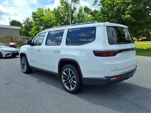 White 2022 Jeep Wagoneer SERIES III