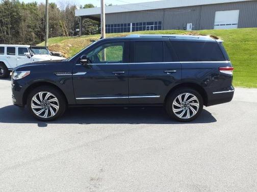 2024 Lincoln Navigator PREMIERE