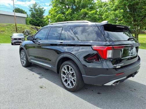 AGATE BLACK METALLIC 2025 Ford Explorer PLATINUM