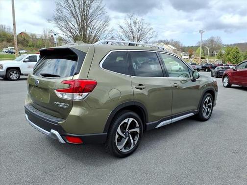 2023 Subaru Forester TOURING