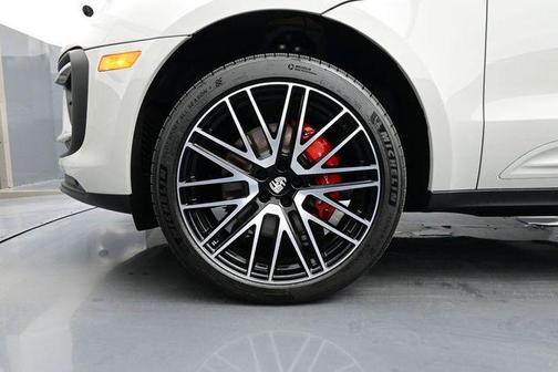 Chalk 2026 Porsche Macan Macan