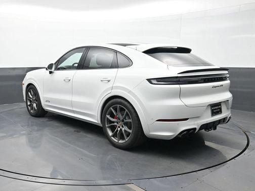 2025 Porsche Cayenne GTS
