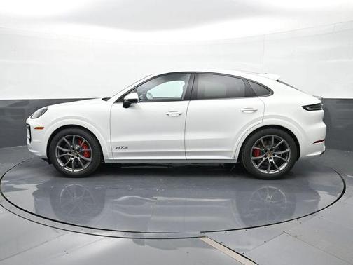 2025 Porsche Cayenne GTS