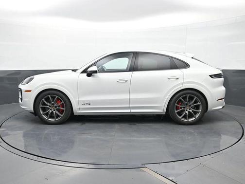 2025 Porsche Cayenne GTS