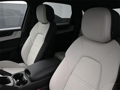 2024 Porsche Cayenne E-Hybrid S