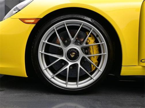 2017 Porsche 911 Carrera GTS