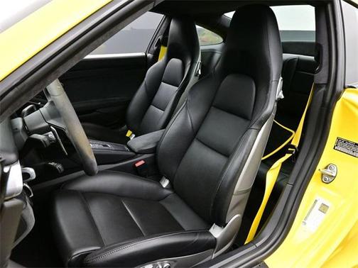 2017 Porsche 911 Carrera GTS