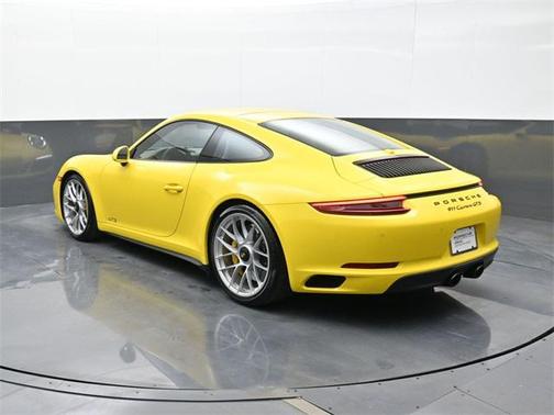 2017 Porsche 911 Carrera GTS