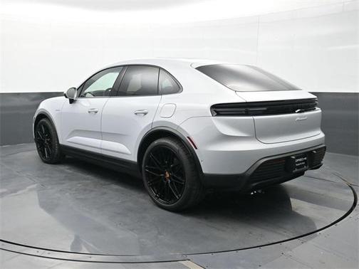 2026 Porsche Macan 4